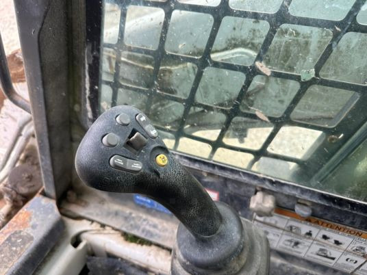 Bobcat T190 Joystick à 19 900 € HT - Mini pá carregadora de rastos: foto 3 Bobcat T190 Joystick à 19 900 € HT - Mini pá carregadora de rastos: foto 3