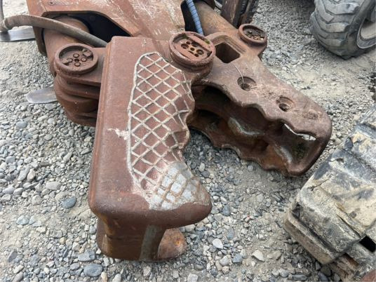 Croc béton montabert pelle 20T à 30T - Tesoura de demolição: foto 4 Croc béton montabert pelle 20T à 30T - Tesoura de demolição: foto 4