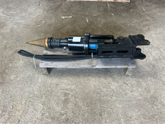 Fendeuse à bois pour minipelle - Rachador de lenha: foto 2 Fendeuse à bois pour minipelle - Rachador de lenha: foto 2