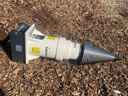 Fendeuse a bois pour pelle de 6T à 12T - Rachador de lenha: foto 1 Fendeuse a bois pour pelle de 6T à 12T - Rachador de lenha: foto 1