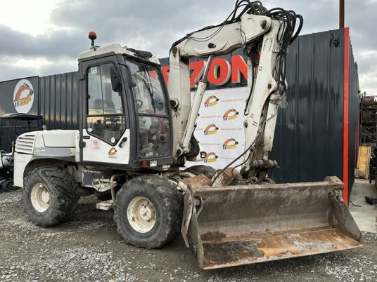 Mecalac 12MSX à 32500 € HT - Escavadeira de rodas: foto 1 Mecalac 12MSX à 32500 € HT - Escavadeira de rodas: foto 1