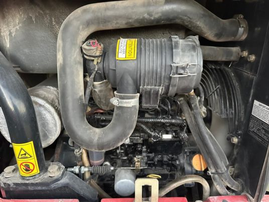 Mini escavadeira Takeuchi TB23R Cabine à 17 500 € HT: foto 8 Mini escavadeira Takeuchi TB23R Cabine à 17 500 € HT: foto 8