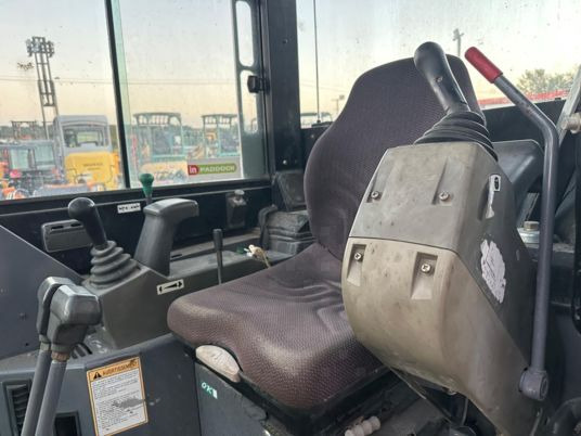 Mini escavadeira Takeuchi TB23R Cabine à 17 500 € HT: foto 6 Mini escavadeira Takeuchi TB23R Cabine à 17 500 € HT: foto 6