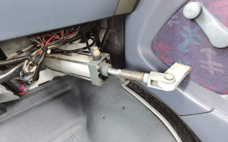 Ônibus suburbano Mercedes-Benz Vario 814D 38+7: foto 17