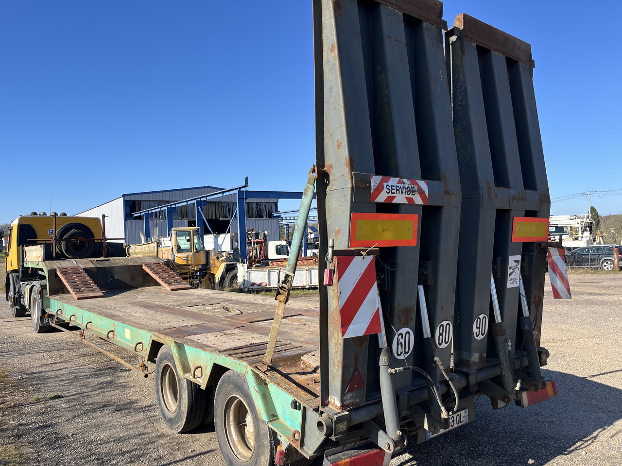 Semi-reboque baixa ACTM S32215 porte engins surbaissé rampes: foto 8 Semi-reboque baixa ACTM S32215 porte engins surbaissé rampes: foto 8