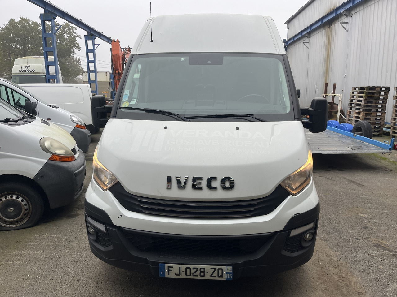 Iveco 35-180 35s18 11M3 - Furgão: foto 2 Iveco 35-180 35s18 11M3 - Furgão: foto 2