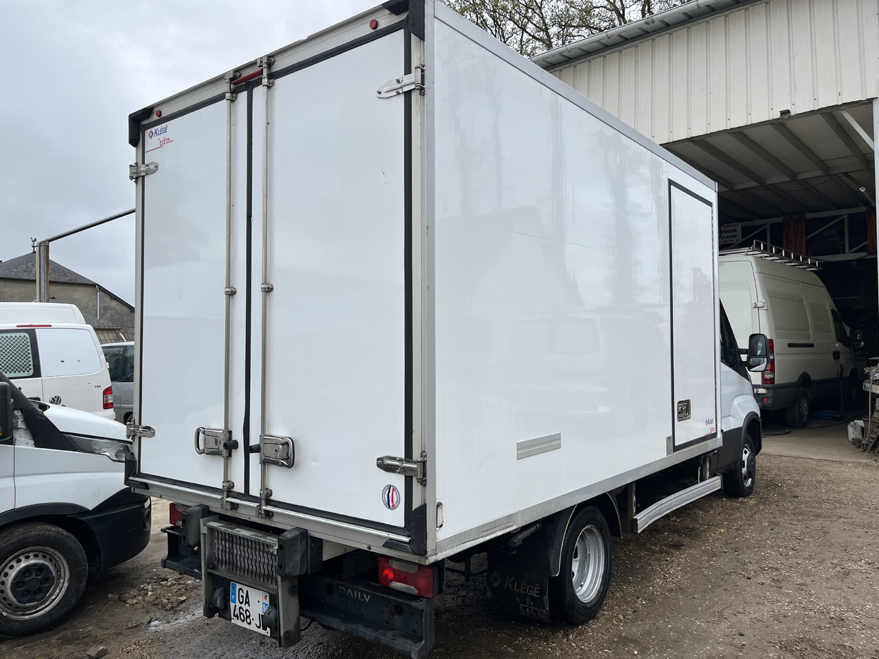 Iveco Daily 35-140 35c14 frigorifique - Carrinha frigorífica: foto 3 Iveco Daily 35-140 35c14 frigorifique - Carrinha frigorífica: foto 3