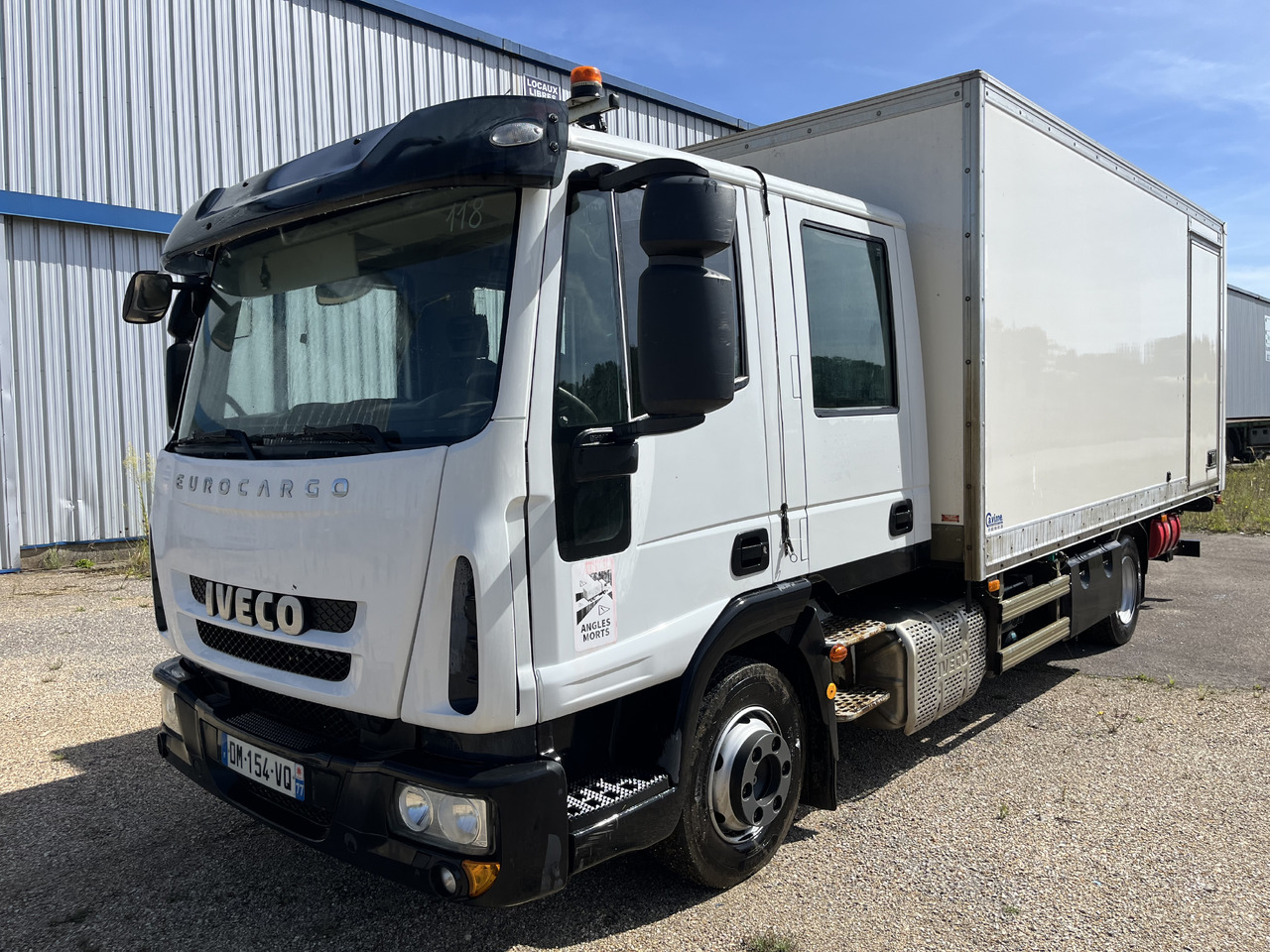 Iveco Eurocargo 100E22 caisse double cabine 7 places - Camião furgão: foto 1 Iveco Eurocargo 100E22 caisse double cabine 7 places - Camião furgão: foto 1