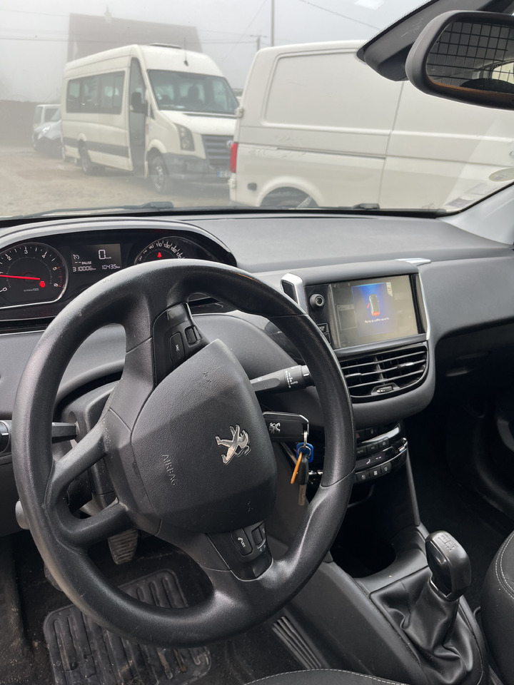 Furgão compacto Peugeot 208 1L6 hdi 100cv 2 places motricité renforcée FAM: foto 6