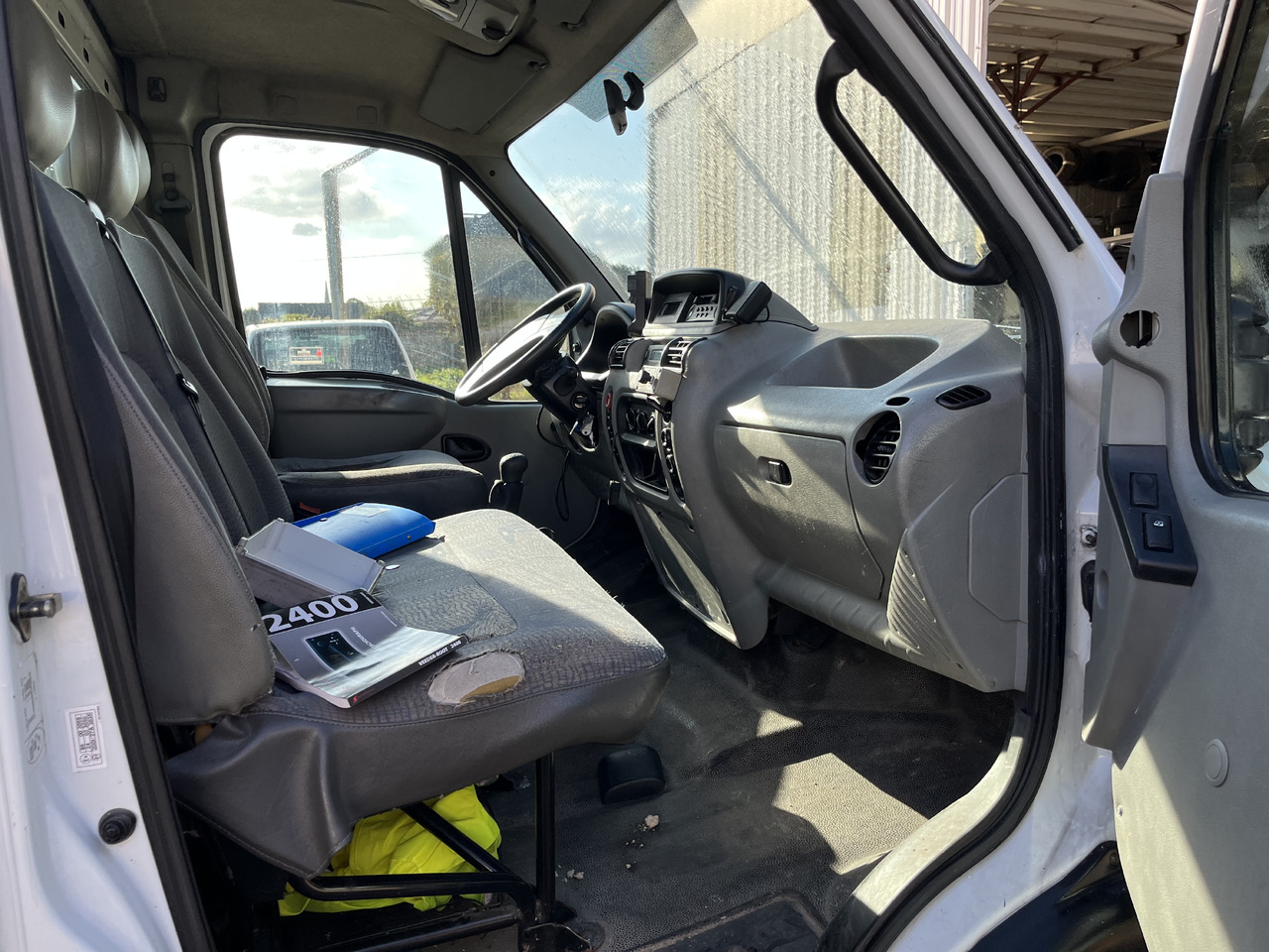 Renault Mascott 2L8 dci 130cv plateau hayon - Camião de caixa aberta/ Plataforma: foto 4 Renault Mascott 2L8 dci 130cv plateau hayon - Camião de caixa aberta/ Plataforma: foto 4