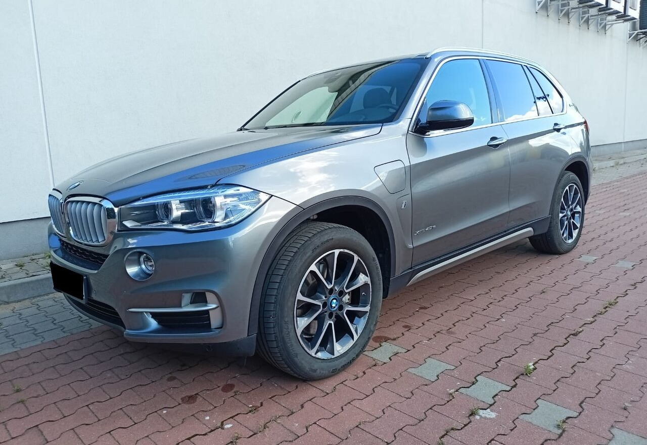 BMW X5 - SUV: foto 1 BMW X5 - SUV: foto 1