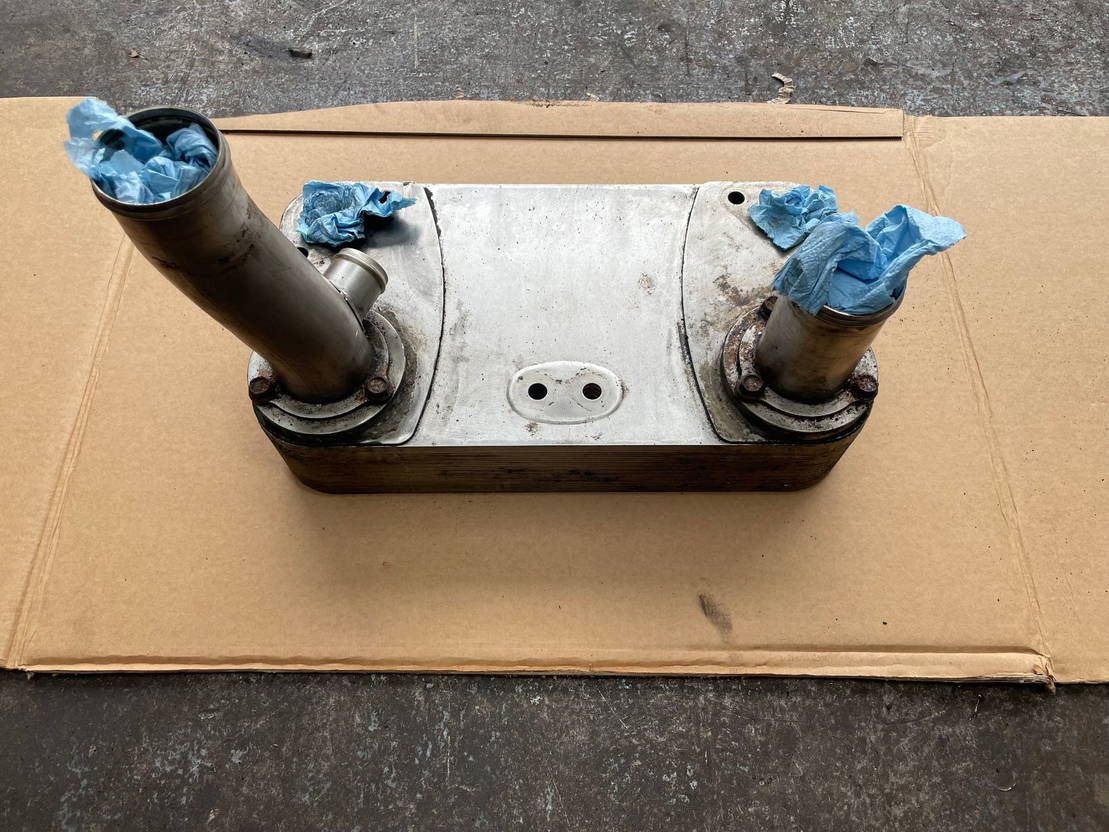 ZF ZF Ölkühler Wärmetauscher Getriebeölkühler Ecolife 6AP 1400 1700 - Radiador de óleo para Ônibus: foto 3 ZF ZF Ölkühler Wärmetauscher Getriebeölkühler Ecolife 6AP 1400 1700 - Radiador de óleo para Ônibus: foto 3