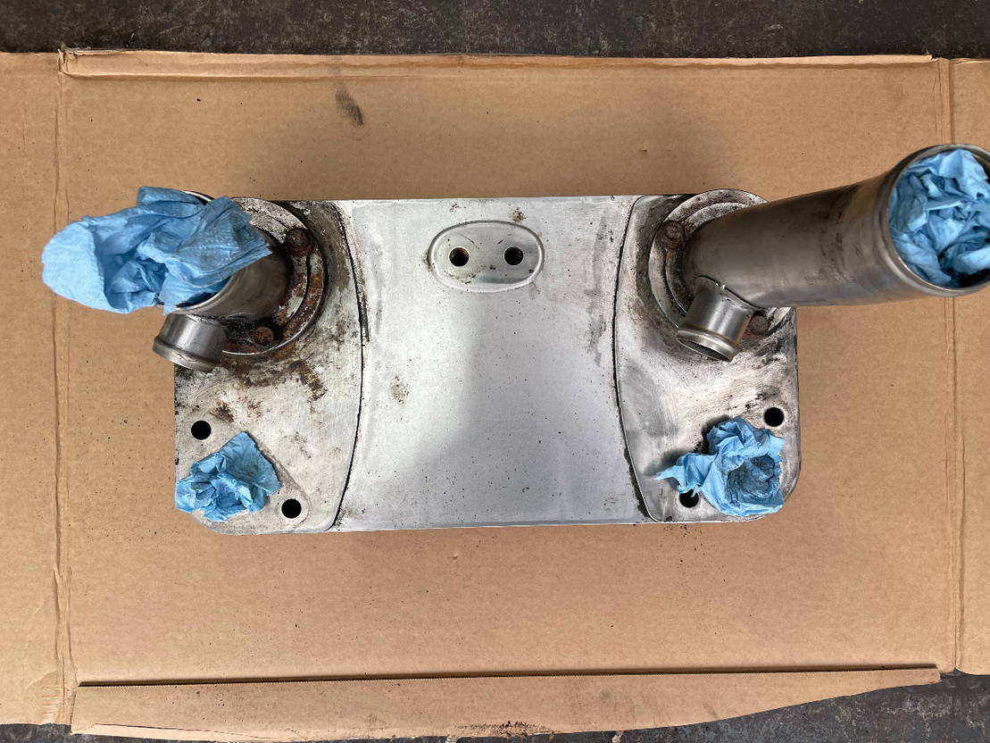 ZF ZF Ölkühler Wärmetauscher Getriebeölkühler Ecolife 6AP 1400 1700 - Radiador de óleo para Ônibus: foto 2 ZF ZF Ölkühler Wärmetauscher Getriebeölkühler Ecolife 6AP 1400 1700 - Radiador de óleo para Ônibus: foto 2
