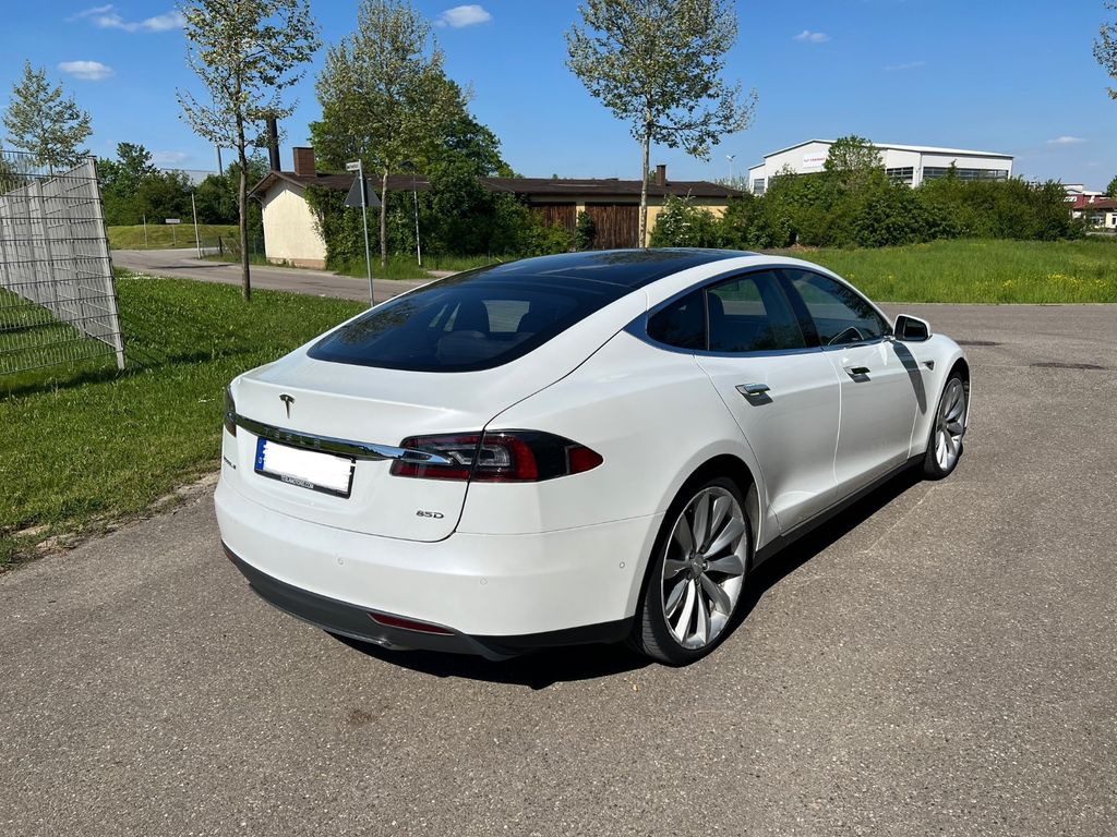 Tesla Model S 85D No free SC - Sedan: foto 4 Tesla Model S 85D No free SC - Sedan: foto 4