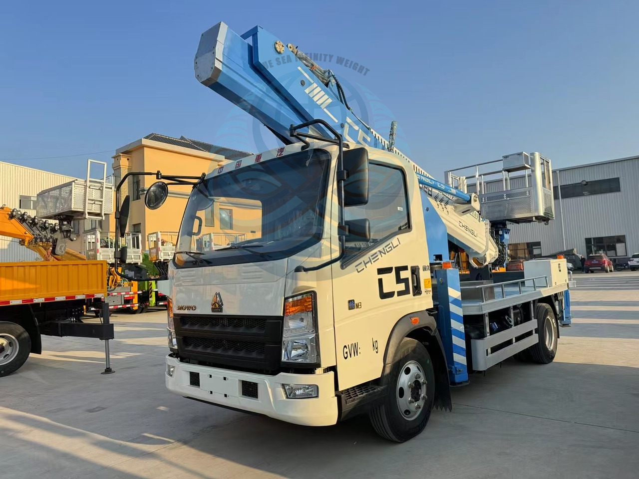 SINOTRUK HOWO 45ft-69ft - Caminhão com plataforma aérea: foto 3 SINOTRUK HOWO 45ft-69ft - Caminhão com plataforma aérea: foto 3