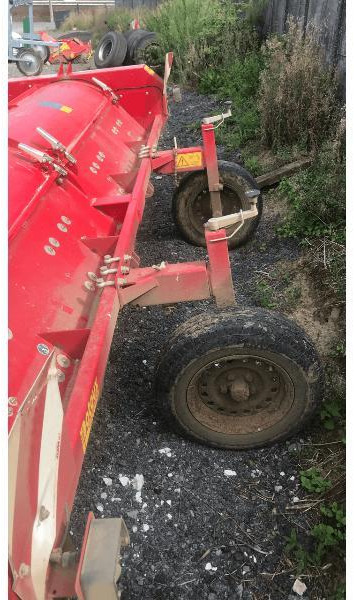 GRIMME KS3600 - Triturador de folhas para batata: foto 3 GRIMME KS3600 - Triturador de folhas para batata: foto 3