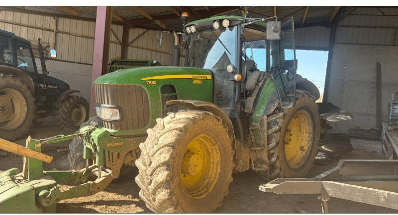 JOHN DEERE 7530 PREMIUM - Trator: foto 1 JOHN DEERE 7530 PREMIUM - Trator: foto 1
