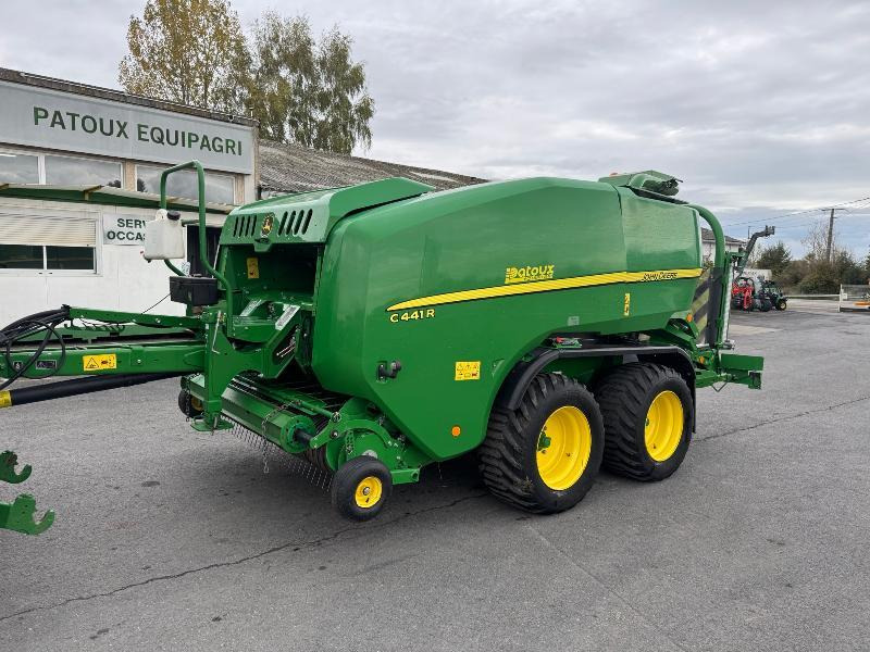 JOHN DEERE C441R - Empacotador de fardos: foto 1 JOHN DEERE C441R - Empacotador de fardos: foto 1