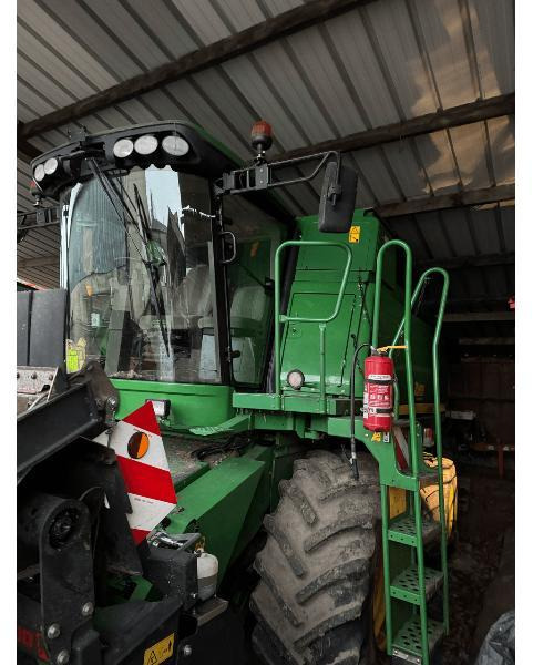 JOHN DEERE T560 - Ceifeira debulhadora: foto 1 JOHN DEERE T560 - Ceifeira debulhadora: foto 1
