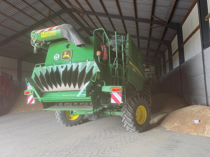 JOHN DEERE T660 - Ceifeira debulhadora: foto 2 JOHN DEERE T660 - Ceifeira debulhadora: foto 2