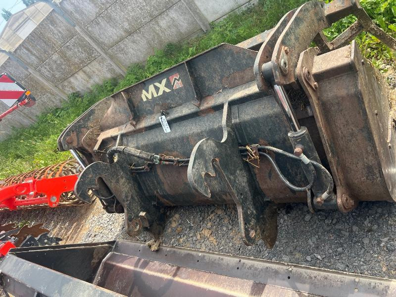 MAILLEUX BMSA245HT - Balde carregador para Trator: foto 2 MAILLEUX BMSA245HT - Balde carregador para Trator: foto 2