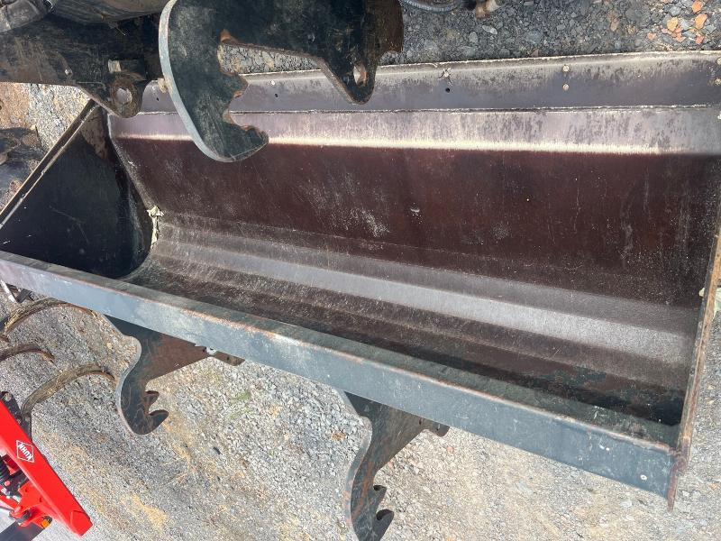 MAILLEUX BTA245 - Balde carregador para Trator: foto 1 MAILLEUX BTA245 - Balde carregador para Trator: foto 1