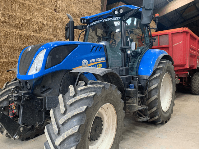 NEW-HOLLAND T7.215S - Trator: foto 1 NEW-HOLLAND T7.215S - Trator: foto 1