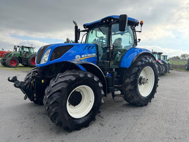 NEW-HOLLAND T7.260 PC - Trator: foto 1 NEW-HOLLAND T7.260 PC - Trator: foto 1