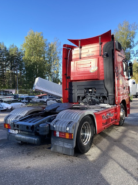 Mercedes-Benz 1832 Mega Space Cabin CLEAN - Tractor: foto 4 Mercedes-Benz 1832 Mega Space Cabin CLEAN - Tractor: foto 4