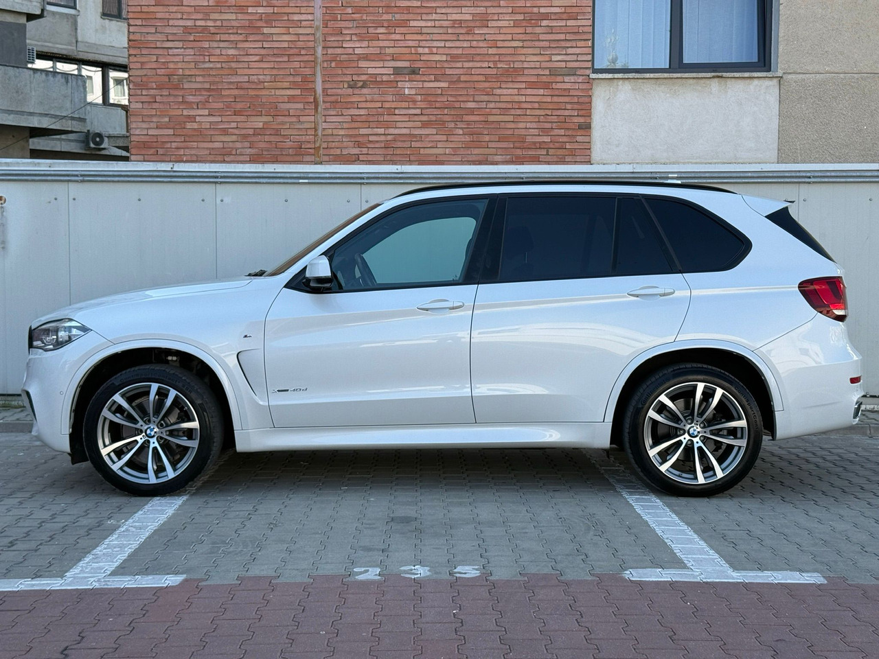 BMW X5 4.0 XDRIVE M PAKET - SUV: foto 4 BMW X5 4.0 XDRIVE M PAKET - SUV: foto 4