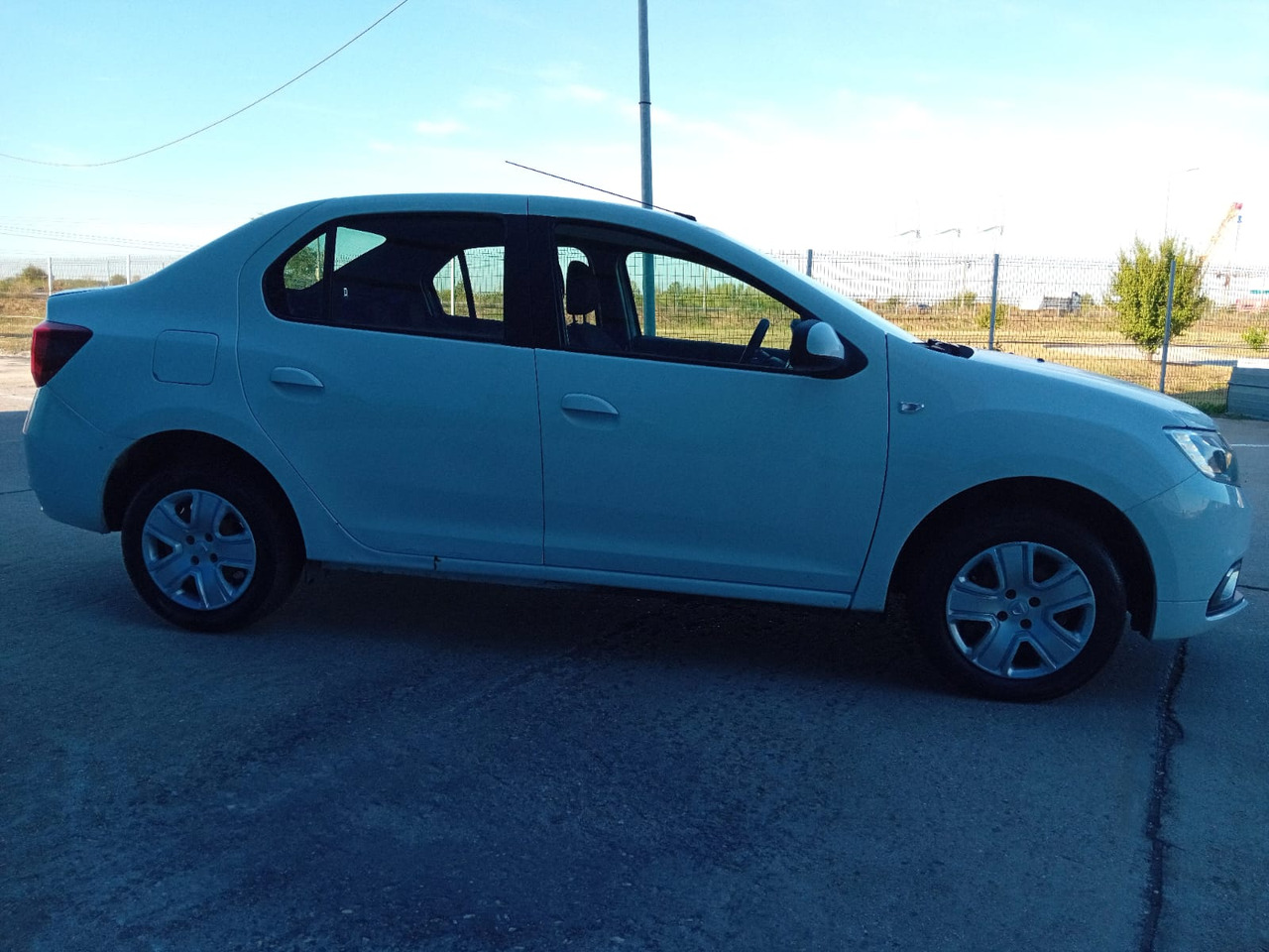 Dacia Logan 1.5 dCi, TOP ! - Sedan: foto 4 Dacia Logan 1.5 dCi, TOP ! - Sedan: foto 4