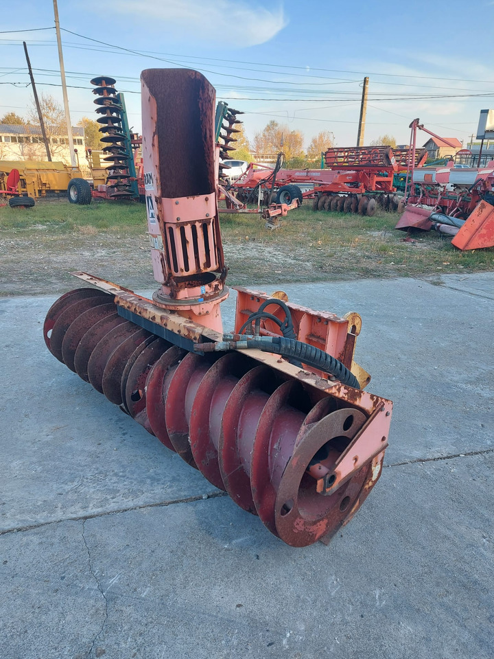 Freza zapada/Snow blower Assaloni pentru Buldoexcavator/Bobcat/Incatcator frontal - Removedor de neve para Máquina de construção: foto 4 Freza zapada/Snow blower Assaloni pentru Buldoexcavator/Bobcat/Incatcator frontal - Removedor de neve para Máquina de construção: foto 4