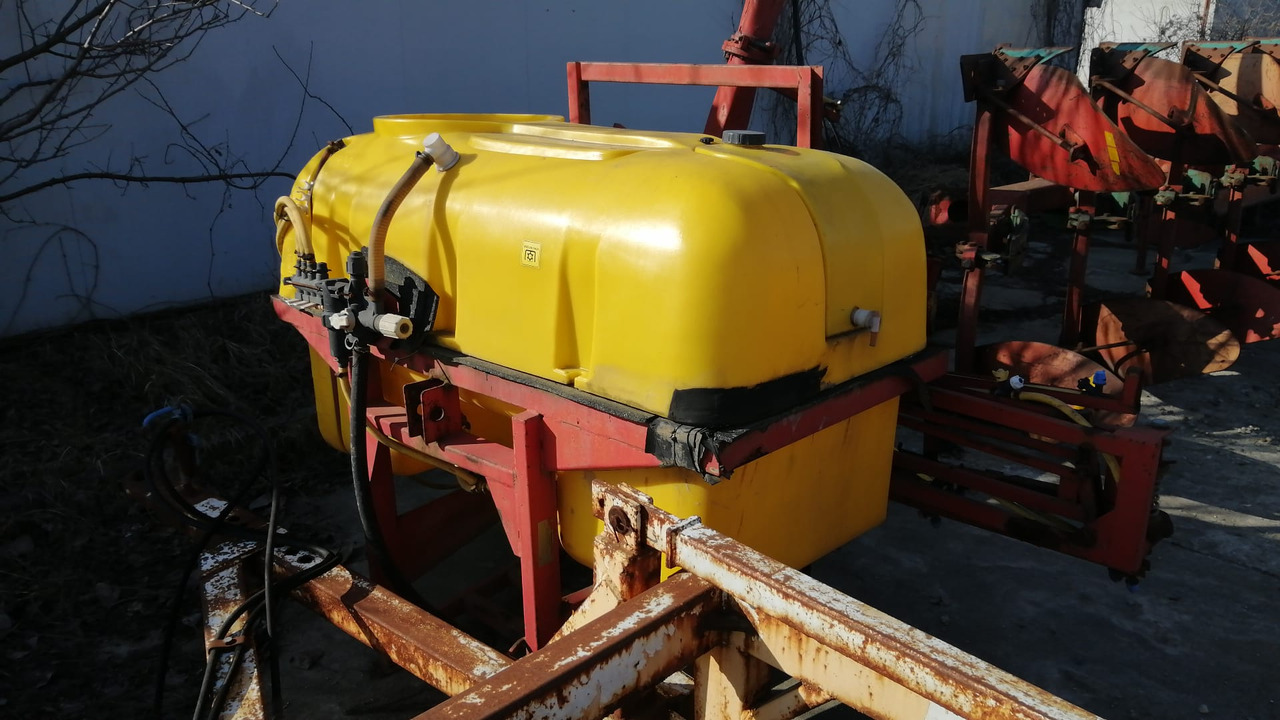 Herbicide Worn /Sprayer 800 l 12m - Pulverizador montado: foto 1 Herbicide Worn /Sprayer 800 l 12m - Pulverizador montado: foto 1