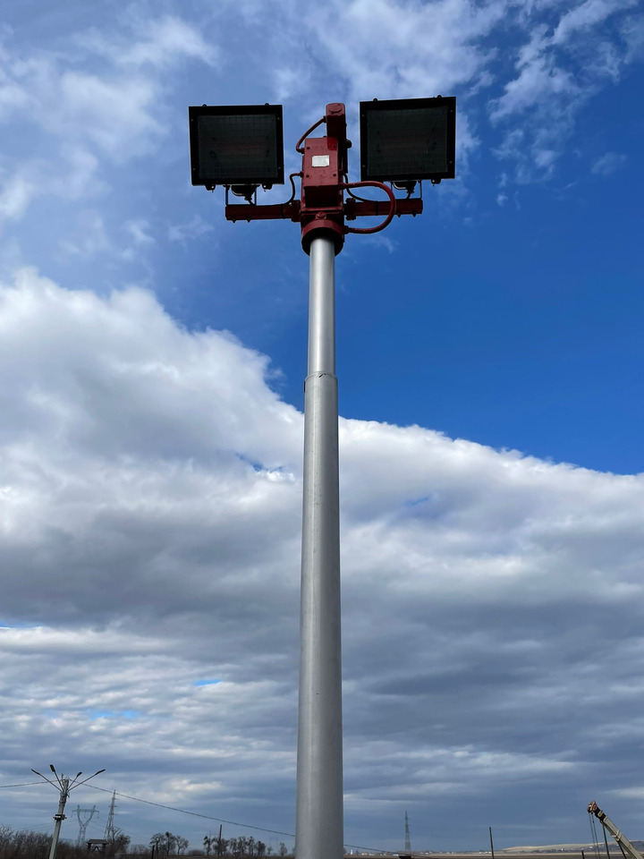 KRONENBURG K45 FIRE TRUCK - Carro de bombeiro: foto 4 KRONENBURG K45 FIRE TRUCK - Carro de bombeiro: foto 4