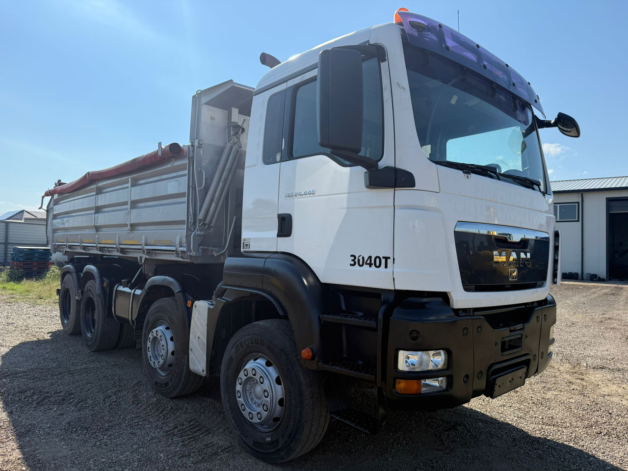 MAN TGS 8X4 Tipper - Camião basculante: foto 1 MAN TGS 8X4 Tipper - Camião basculante: foto 1