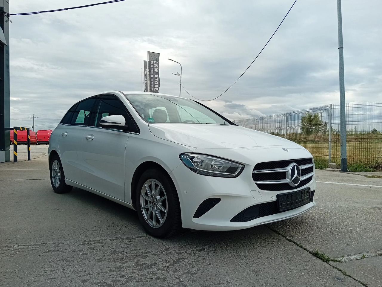 Mercedes-Benz B 180d, TOP !!! - Sedan: foto 4 Mercedes-Benz B 180d, TOP !!! - Sedan: foto 4