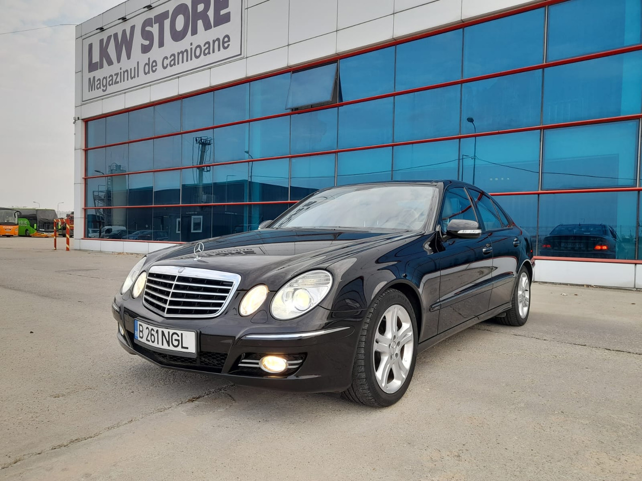 Mercedes Benz E350 - Automóvel: foto 1 Mercedes Benz E350 - Automóvel: foto 1