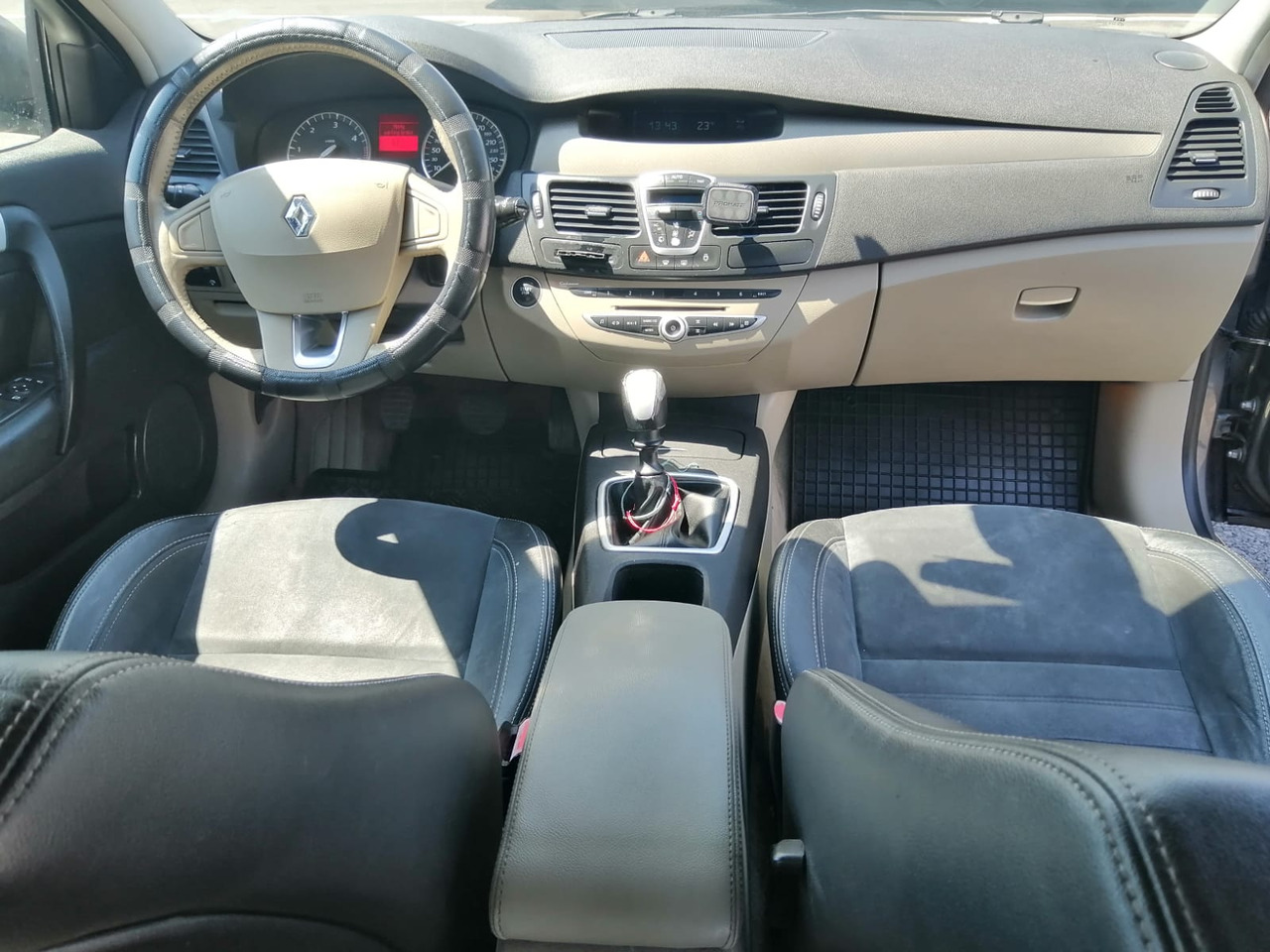 RENAULT LAGUNA 3 HATCHBACK - Automóvel: foto 5 RENAULT LAGUNA 3 HATCHBACK - Automóvel: foto 5