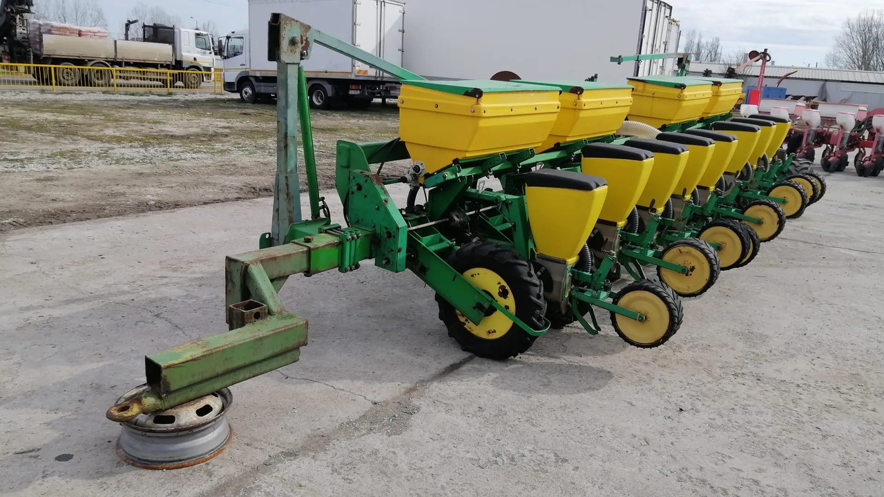SFOGGIA GAMA PLUS 12/9m/12 Rows Seeding Machine - Semeadora de precisão: foto 4 SFOGGIA GAMA PLUS 12/9m/12 Rows Seeding Machine - Semeadora de precisão: foto 4