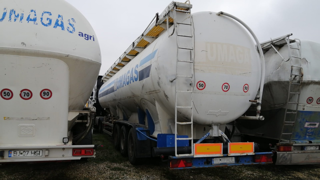 SPITZER Tank/Silo 57,000 l 4 Compartments for Powders/Feed/Water//Liquid Fertilizer/etc. - Semi-reboque silo: foto 4 SPITZER Tank/Silo 57,000 l 4 Compartments for Powders/Feed/Water//Liquid Fertilizer/etc. - Semi-reboque silo: foto 4