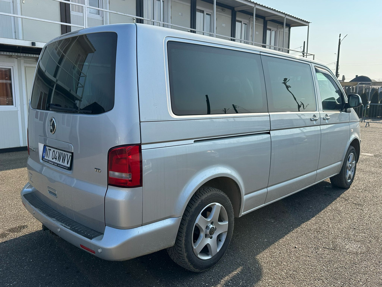 VOLKSWAGEN MULTIVAN - Furgão de passageiros: foto 3 VOLKSWAGEN MULTIVAN - Furgão de passageiros: foto 3