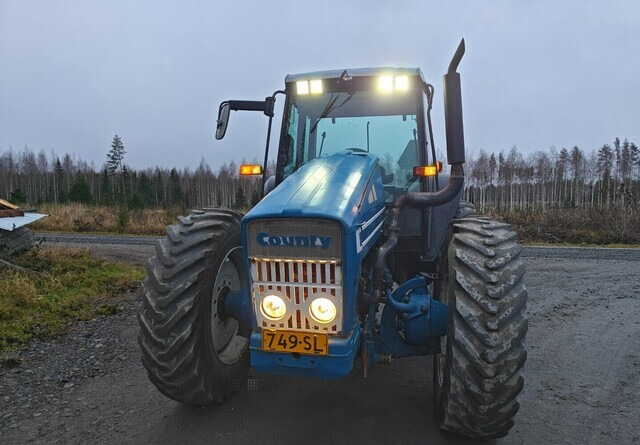 Ford County 1124 - kutoskoneella - KATSO VIDEO - Trator: foto 3 Ford County 1124 - kutoskoneella - KATSO VIDEO - Trator: foto 3