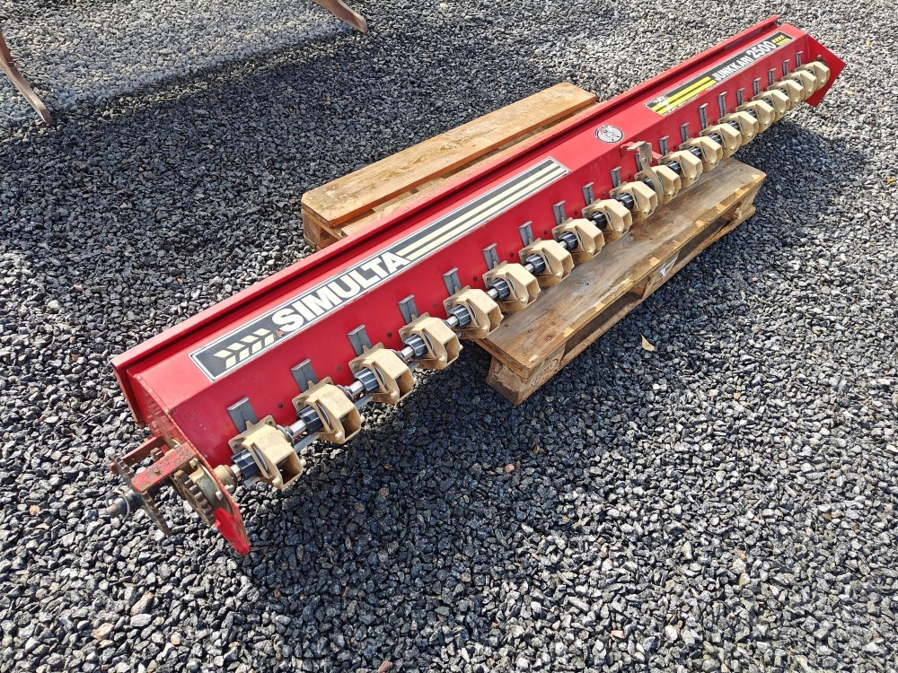Heinänsiemenlaite 250cm Simulta Junkkari kylvölannoittimeen - Semeadora combinada: foto 2 Heinänsiemenlaite 250cm Simulta Junkkari kylvölannoittimeen - Semeadora combinada: foto 2