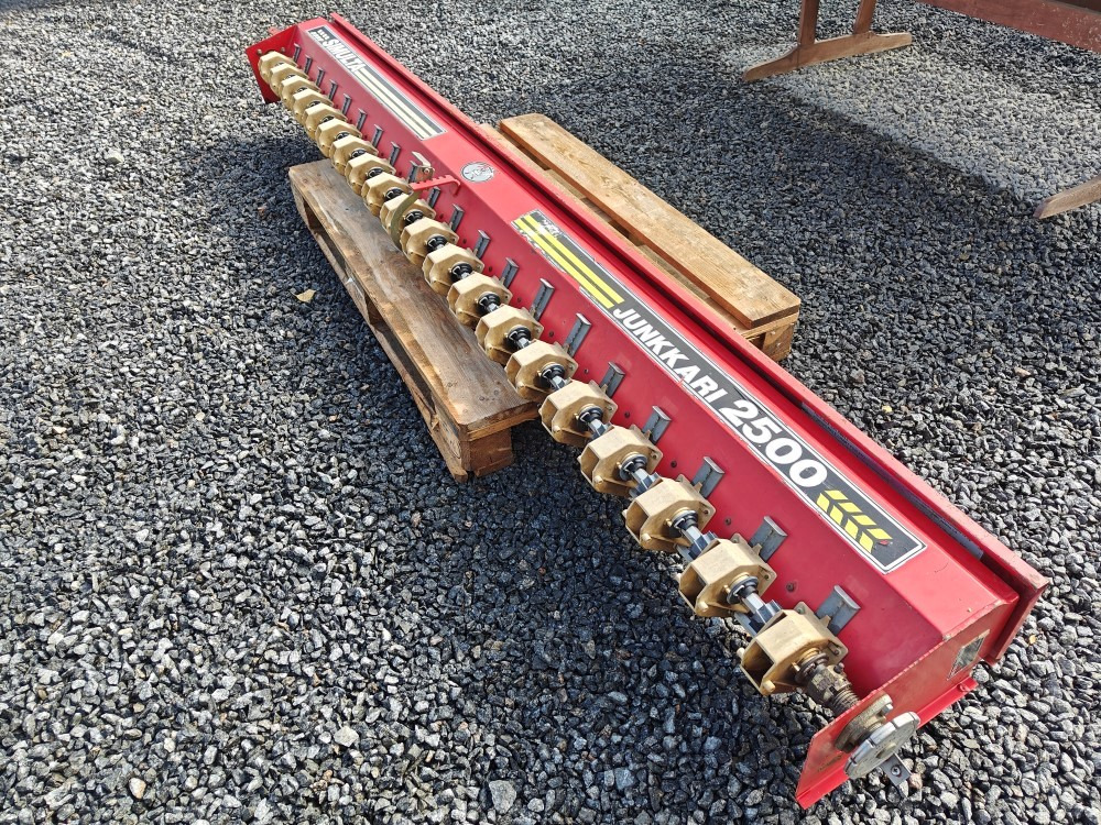 Heinänsiemenlaite 250cm Simulta Junkkari kylvölannoittimeen - Semeadora combinada: foto 3 Heinänsiemenlaite 250cm Simulta Junkkari kylvölannoittimeen - Semeadora combinada: foto 3