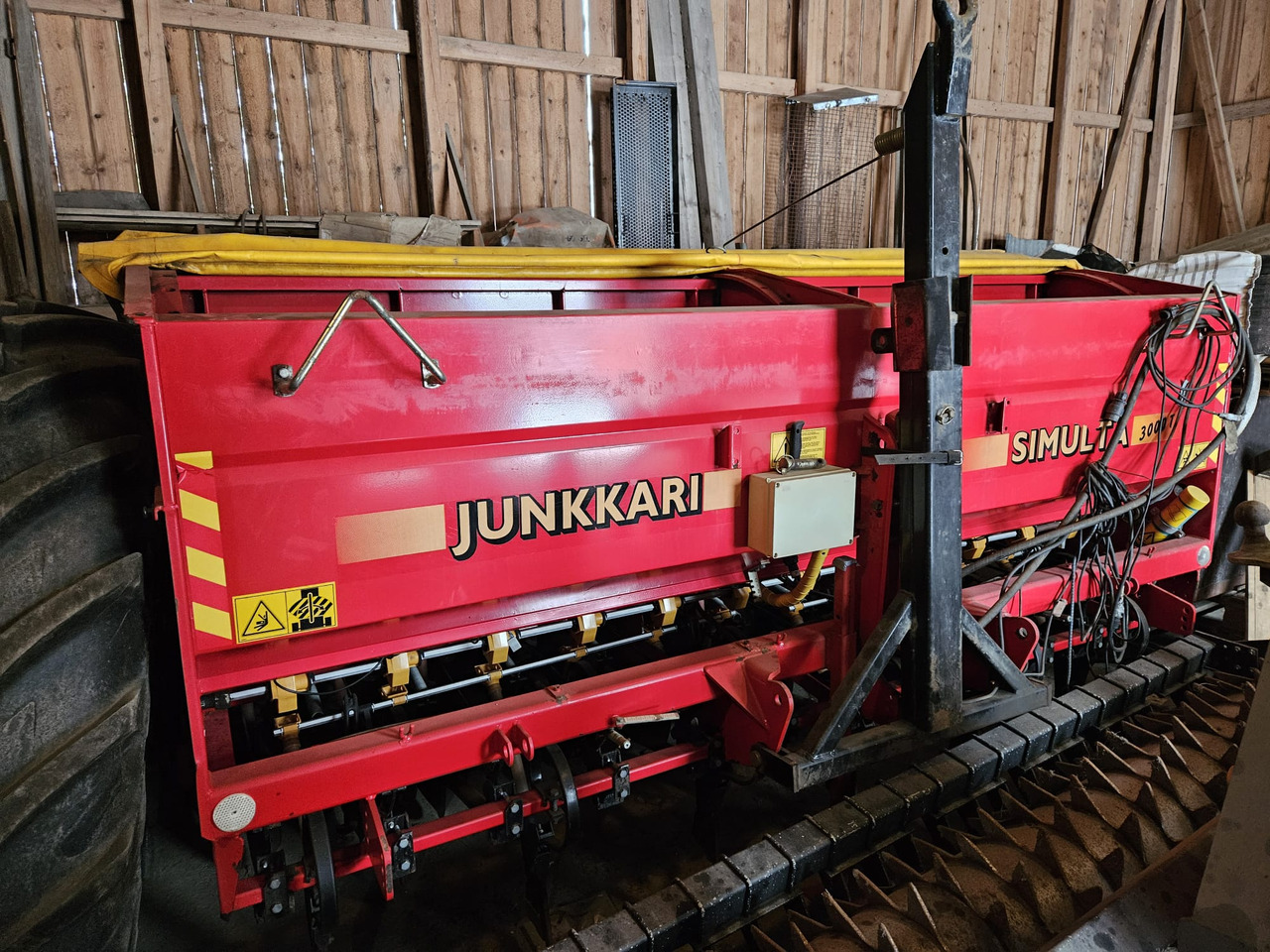 Junkkari Simulta 3000T kiekkovantaat takana - Semeadora combinada: foto 1 Junkkari Simulta 3000T kiekkovantaat takana - Semeadora combinada: foto 1