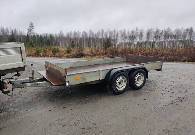 Kärppä Teliperäkärry jarrullinen - Reboque plataforma/ Caixa aberta: foto 2 Kärppä Teliperäkärry jarrullinen - Reboque plataforma/ Caixa aberta: foto 2