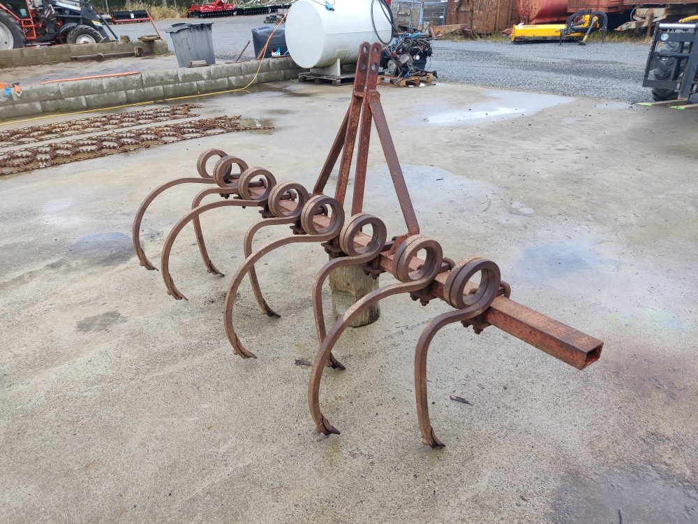 Kultivaattori Muko 8-piikkinen Työleveys 200cm, pienempään traktoriin - Cultivador: foto 3 Kultivaattori Muko 8-piikkinen Työleveys 200cm, pienempään traktoriin - Cultivador: foto 3