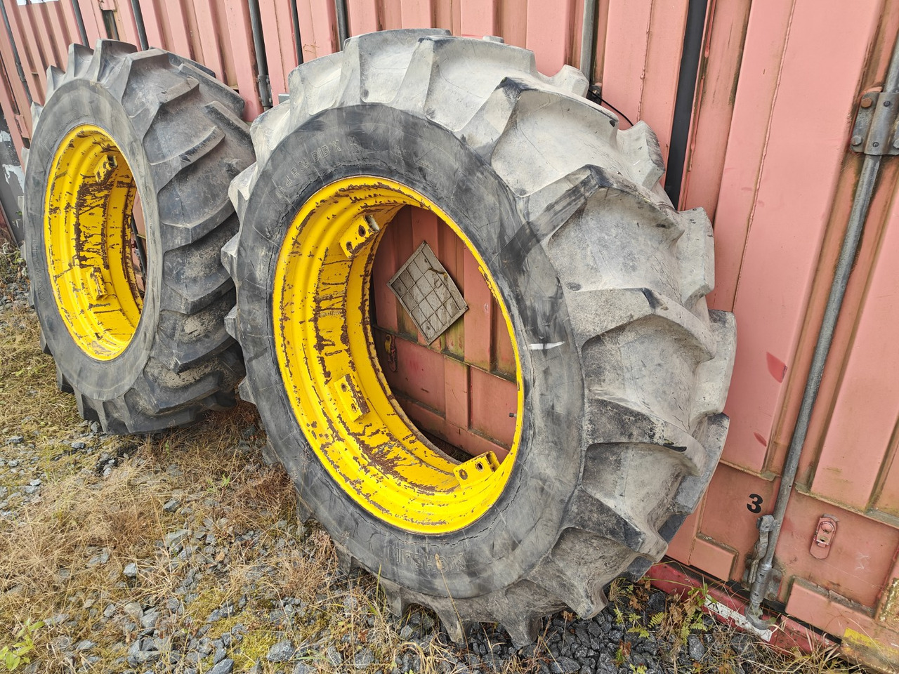 MICHELIN 18.4R38 traktorin renkaat - Jantes e pneus para Trator: foto 2 MICHELIN 18.4R38 traktorin renkaat - Jantes e pneus para Trator: foto 2