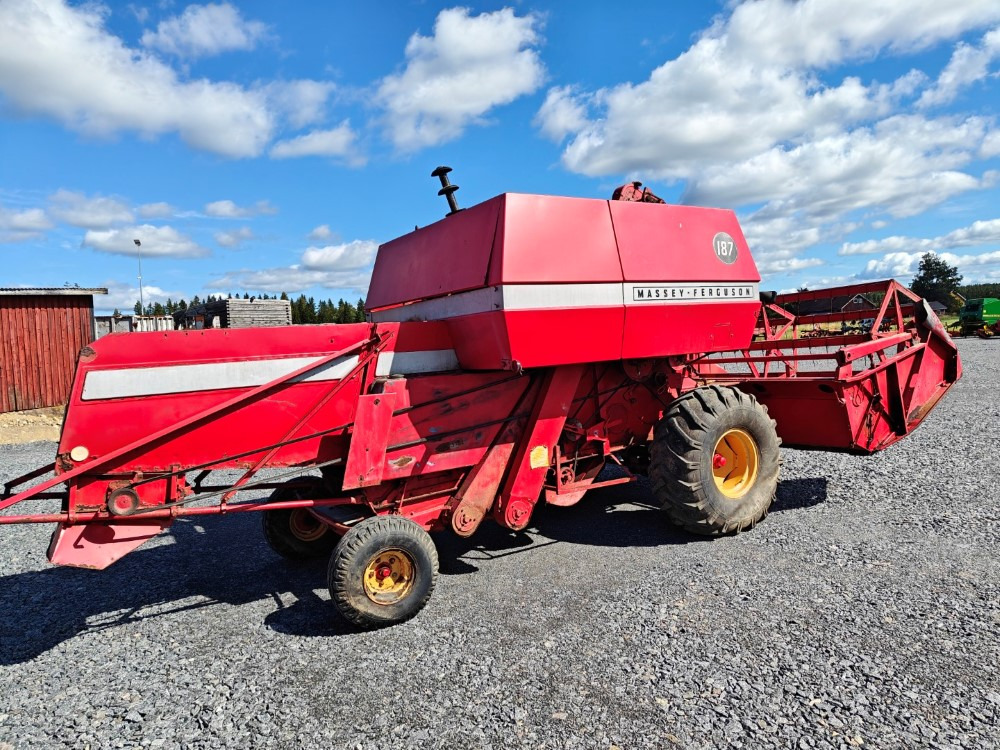 Massey Ferguson 187 Katso video! - Ceifeira debulhadora: foto 4 Massey Ferguson 187 Katso video! - Ceifeira debulhadora: foto 4