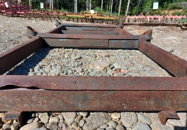 Metsäkärryn alusta 8 pankoinen pituus 400cm - Reboque florestal: foto 2 Metsäkärryn alusta 8 pankoinen pituus 400cm - Reboque florestal: foto 2